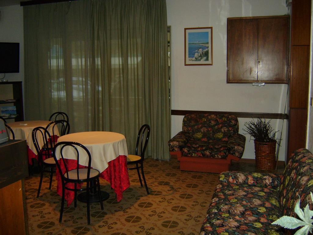 Hotel Villa Del Sole Rimini Exterior photo